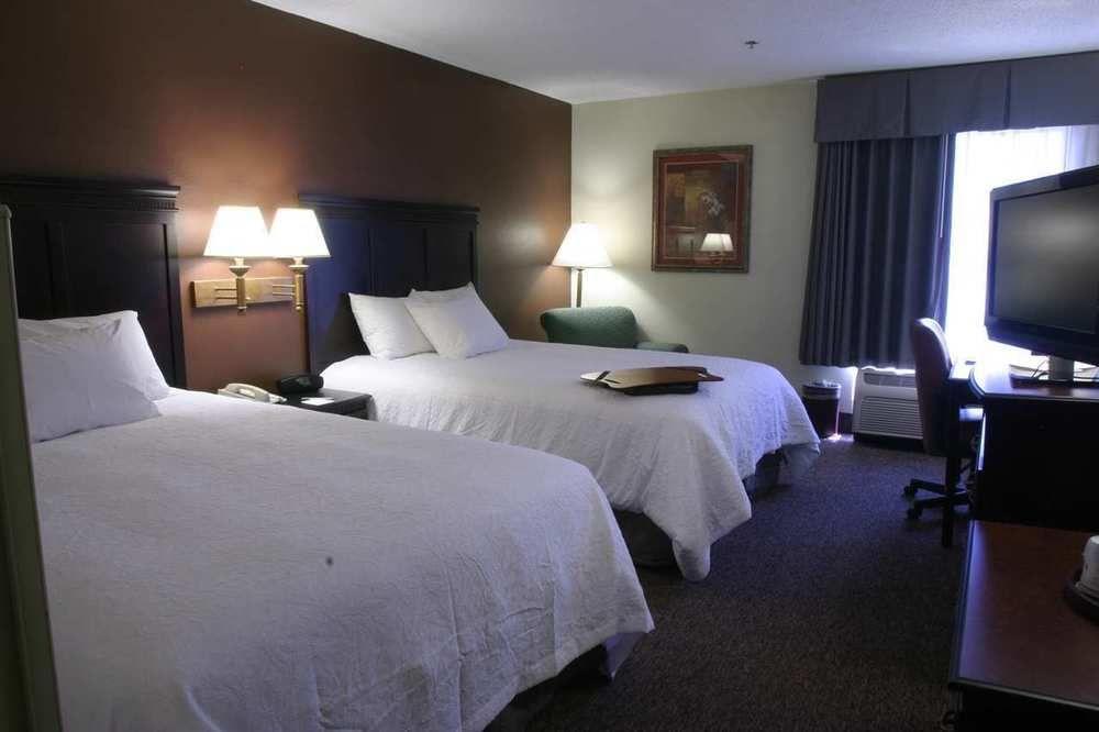 Hampton Inn Kansas City Blue Springs Eksteriør billede